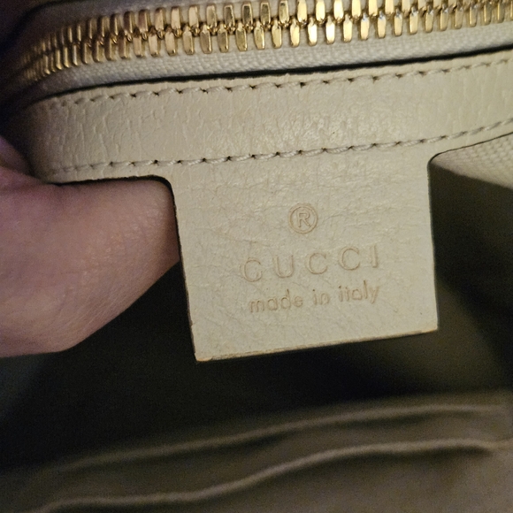 Gucci Beige Floral Backpack with Gold Details - Picture 11 of 16